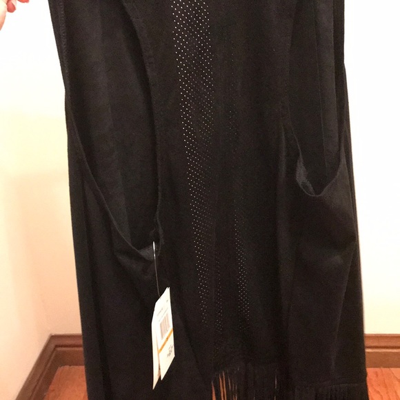 NWT Black suede fringe vest - Picture 4 of 5